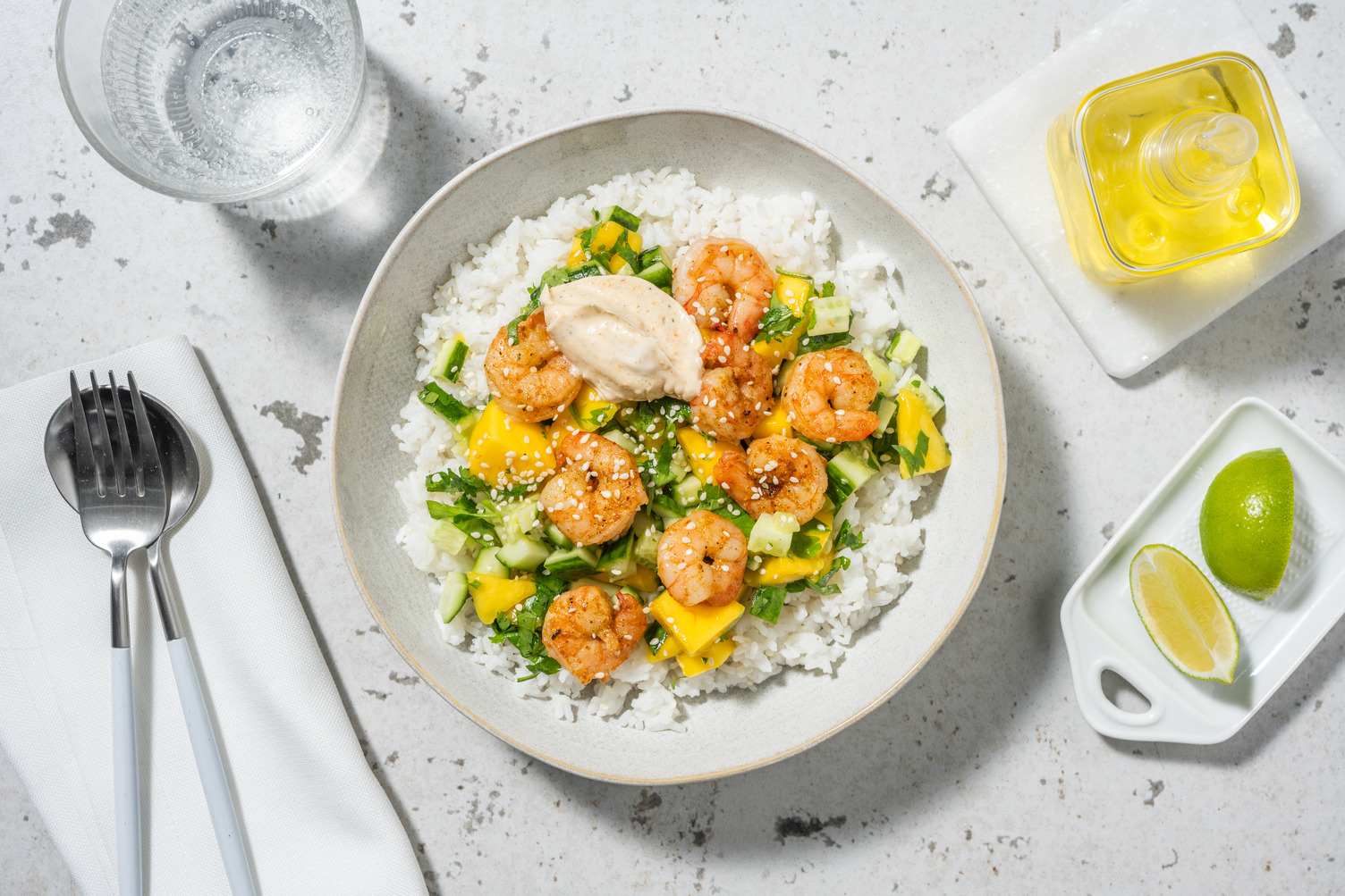 Spicy bowl de crevettes dorées & mangue
