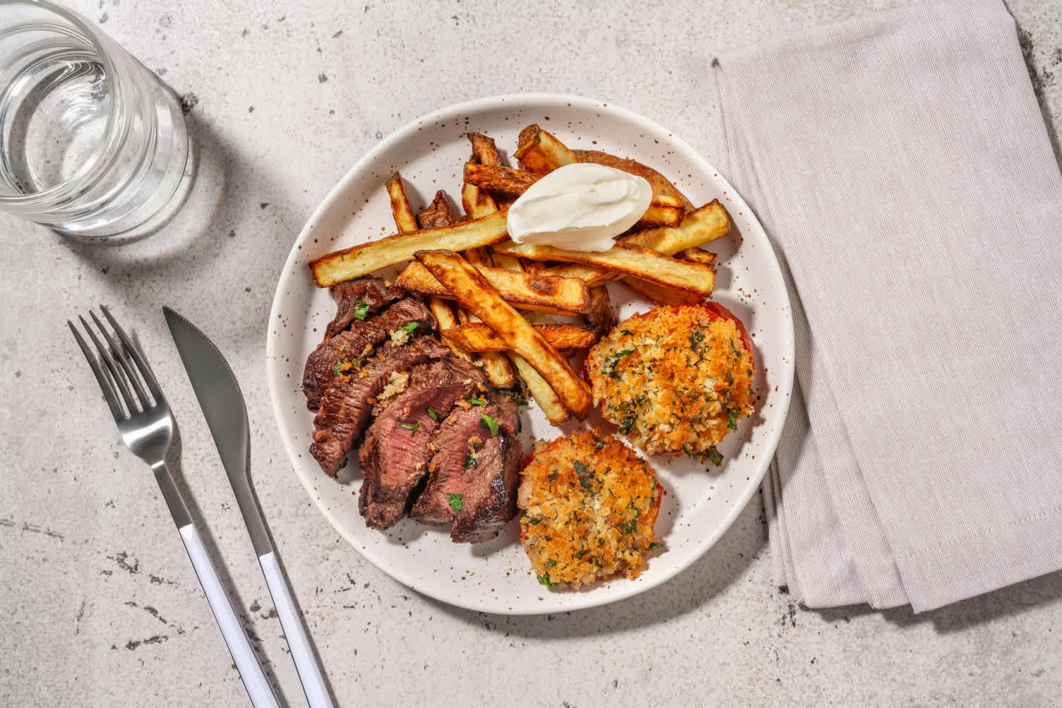 Pavé de bœuf, tomates provençales & frites