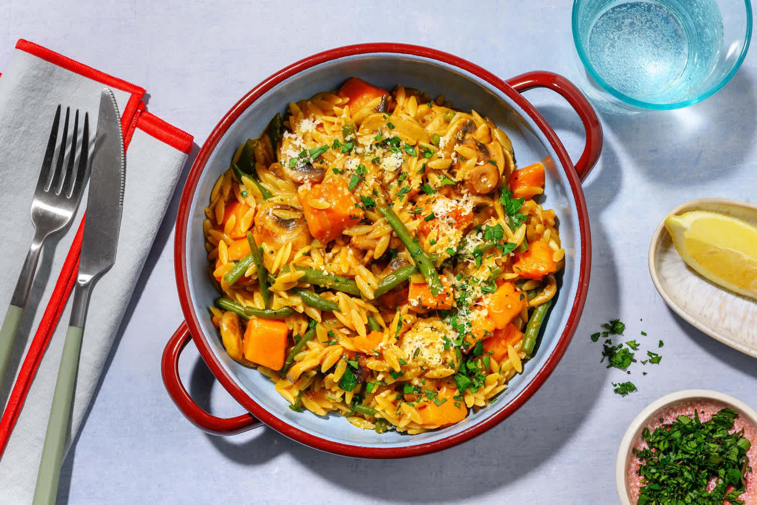One-Pot-Risoni mit Hokkaido, Buschbohnen & Pilzen