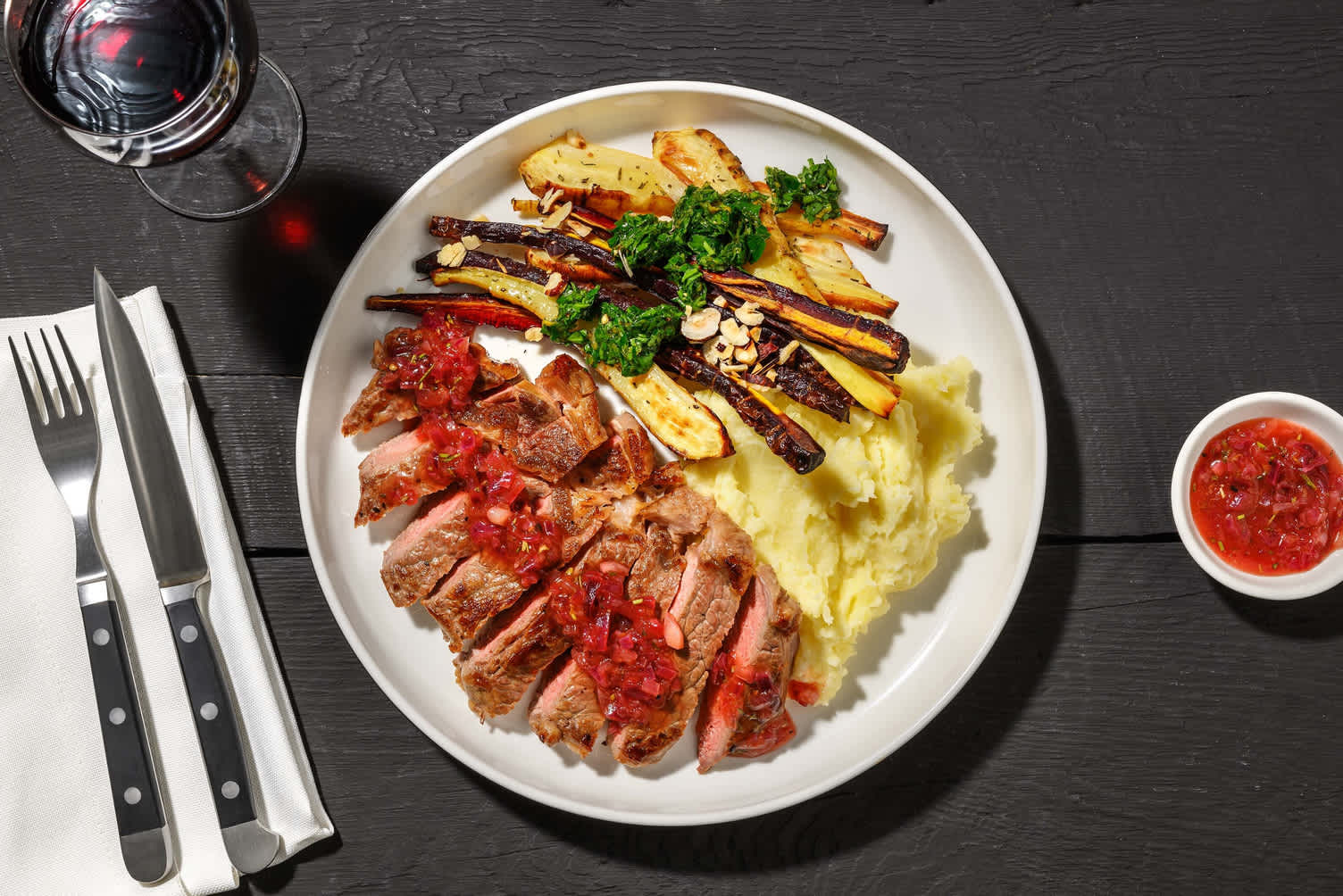Hertenbiefstuk met aardbei-balsamicosaus