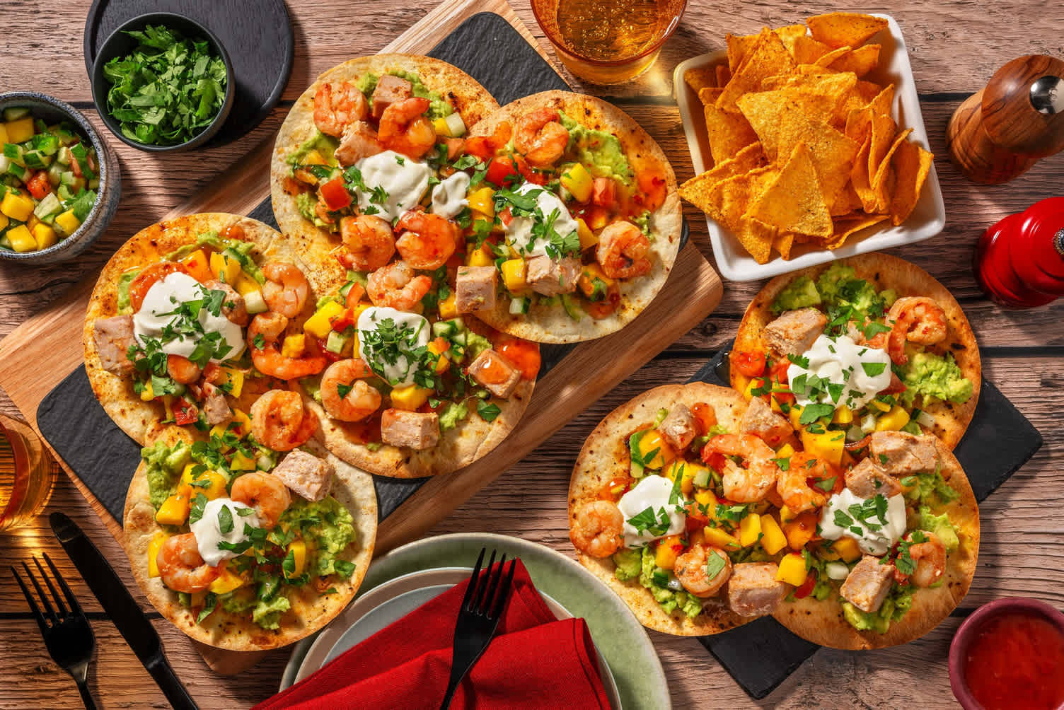 Tostada's met tonijn en garnalen