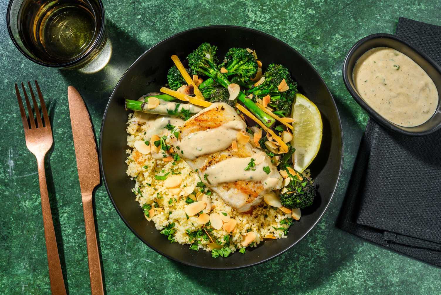 Kabeljauw in tahinsaus met broccolini