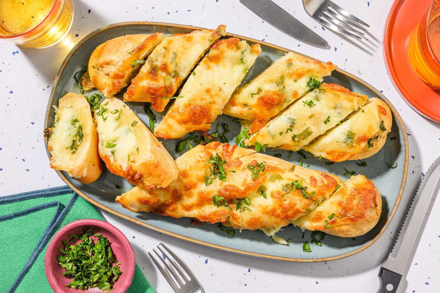 Mozzarella-knoflookbrood als extra