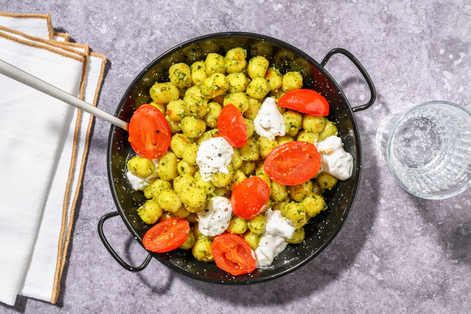 Chicche di patate al pesto e burrata