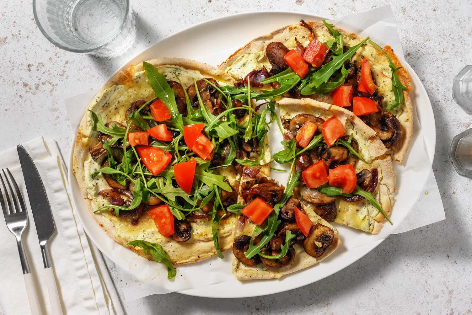 Flatbread Pizza Bianca with Mushrooms