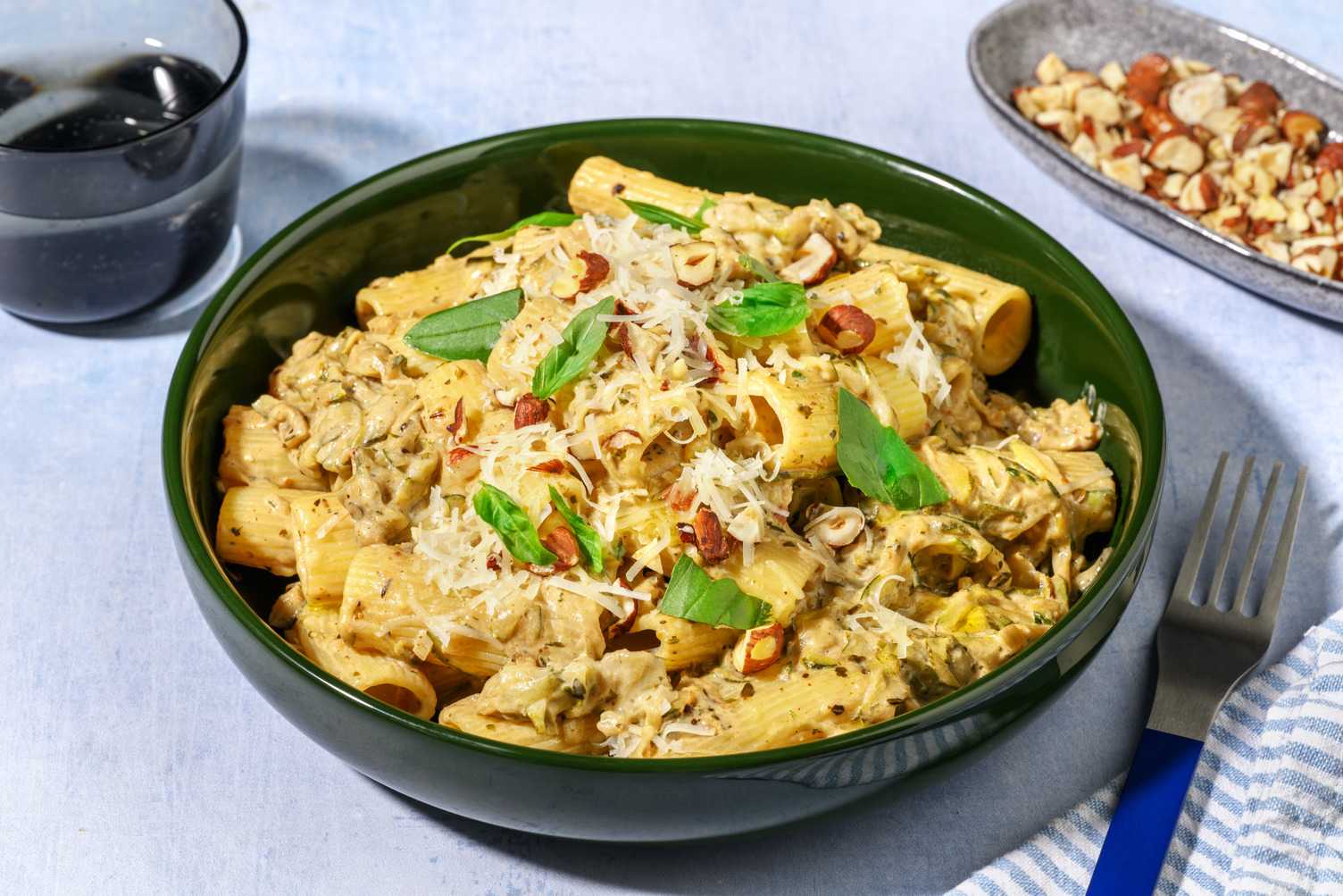 Rigatoni à la courgette & noisettes