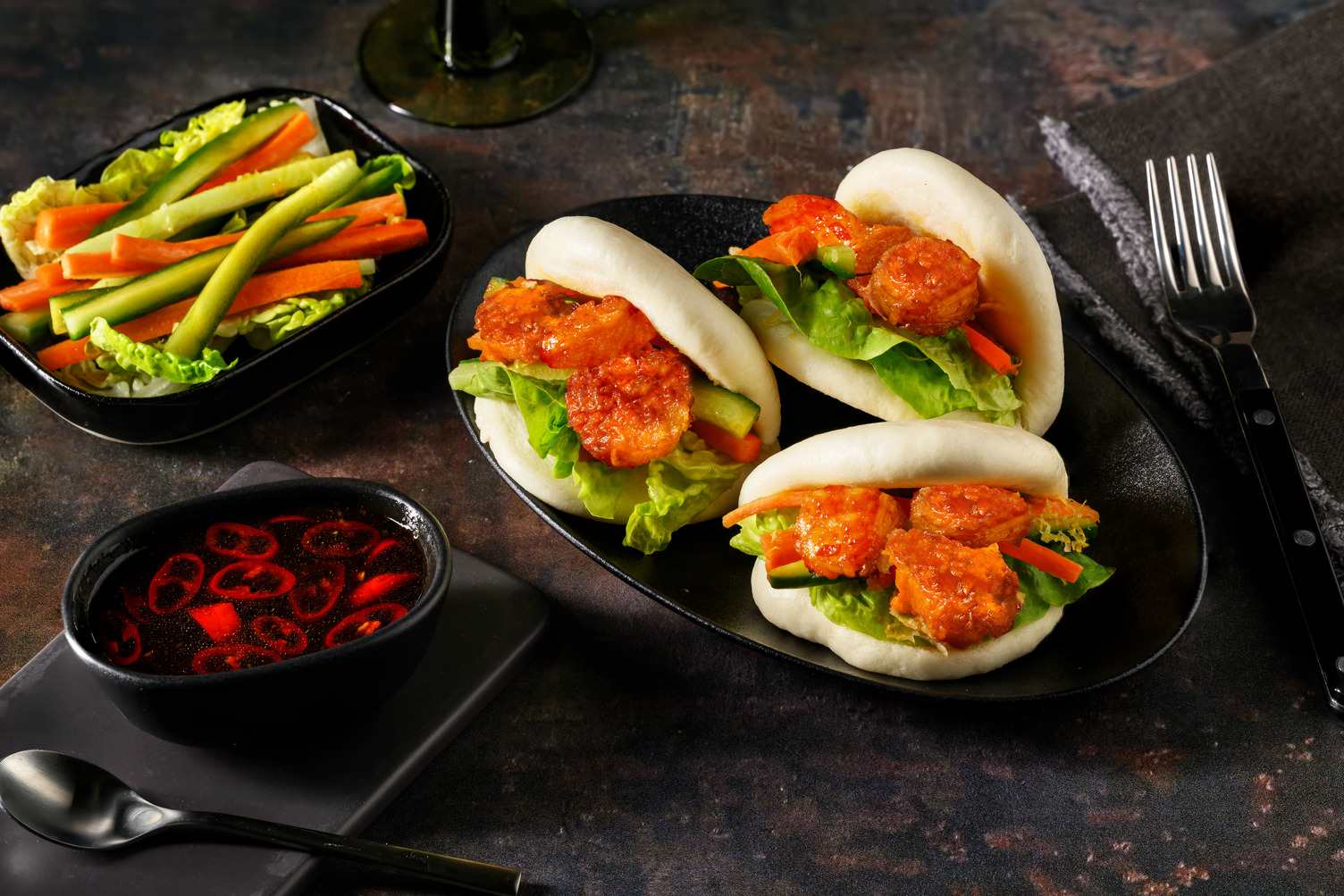 Baos de langostinos con salsa de chile dulce casera 