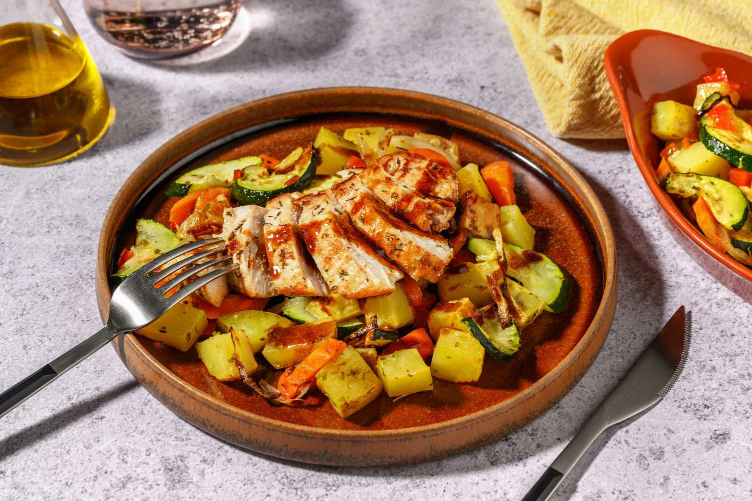 Pollo asado marinado en miel y tomillo