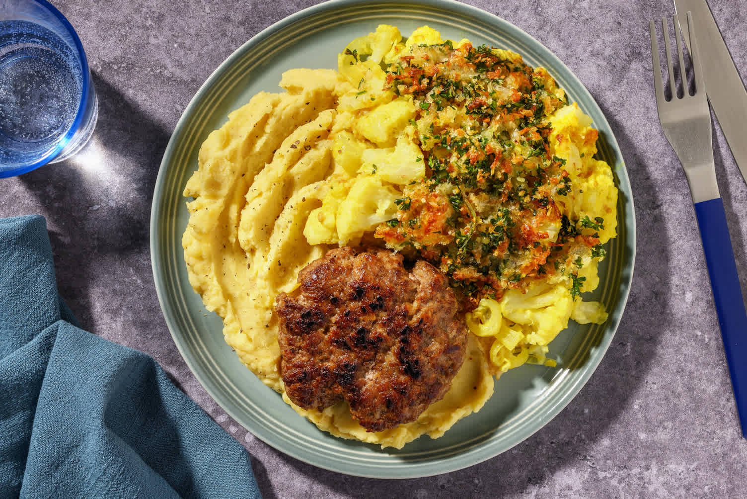Burger de bœuf & porc et gratin de chou-fleur