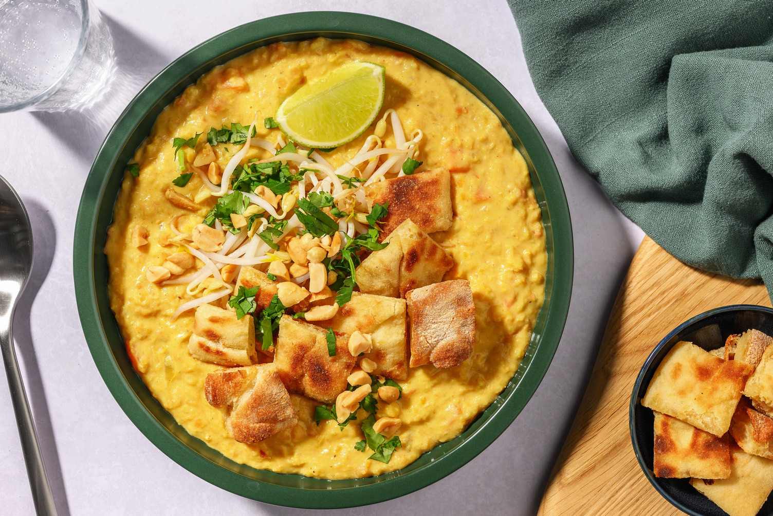 Soupe fusion façon dahl et croûtons de naan