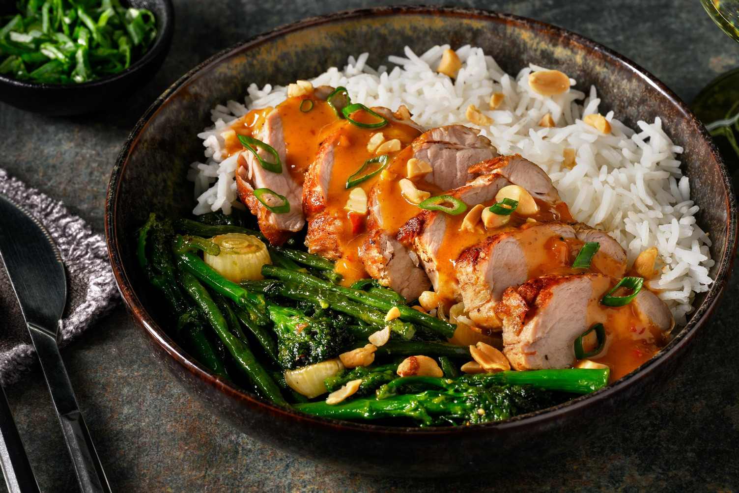 Filet mignon de porc en sauce cacahuètes à la thaïlandaise relevée