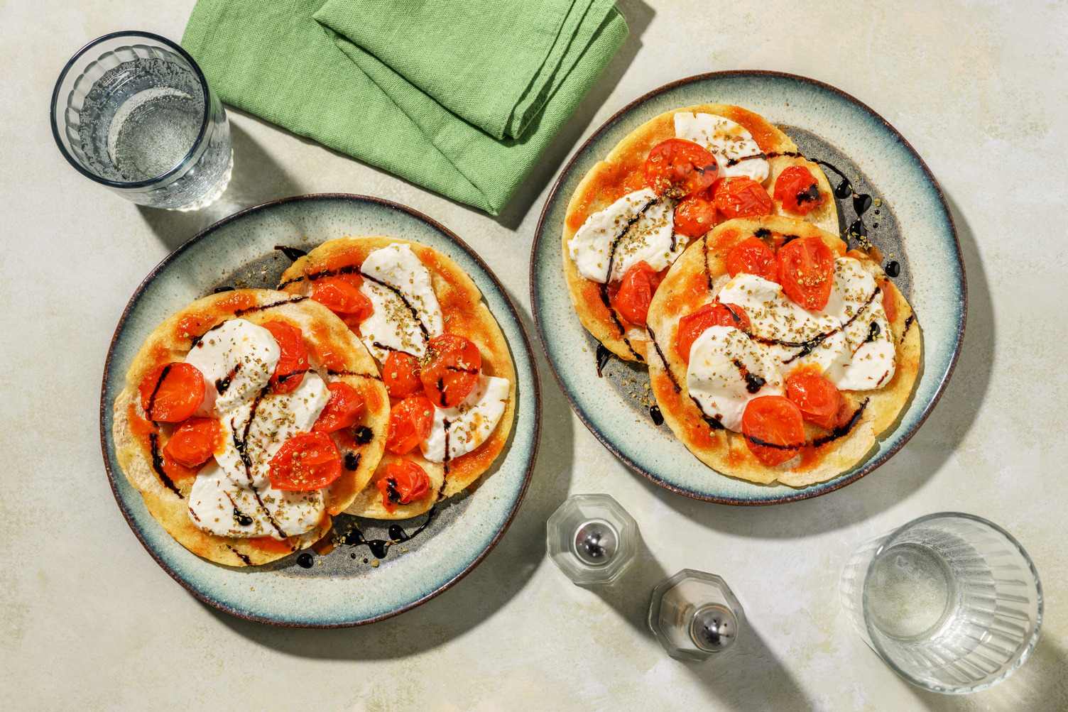 'Pizzette' veloci mozzarella e pomodorini