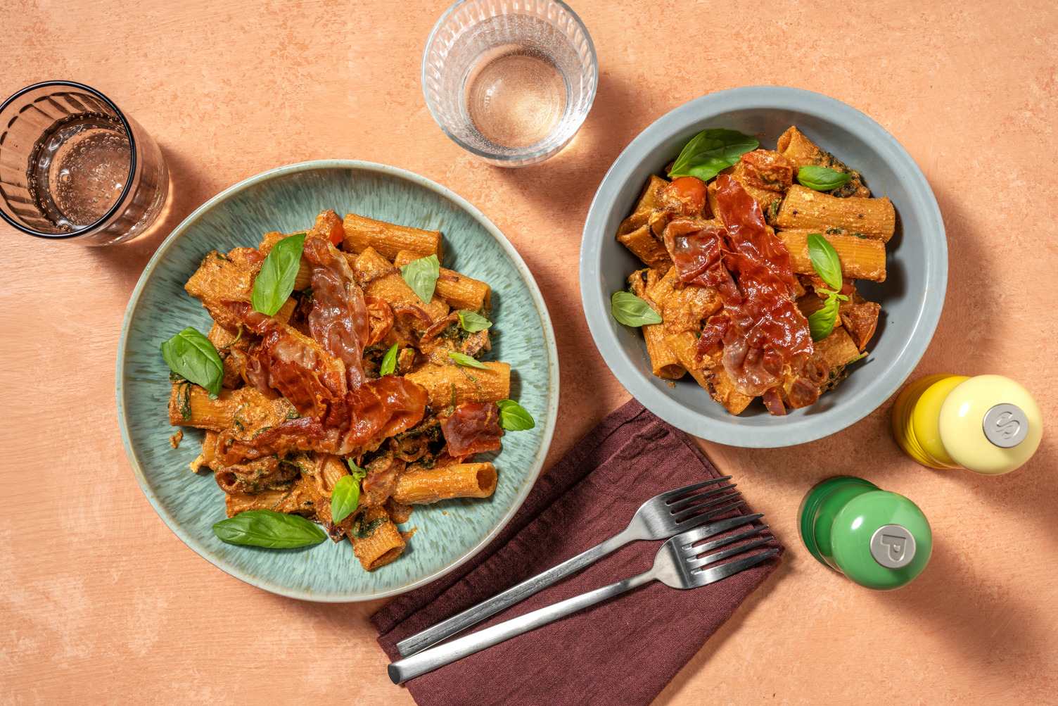 Krispig prosciutto och rigatoni