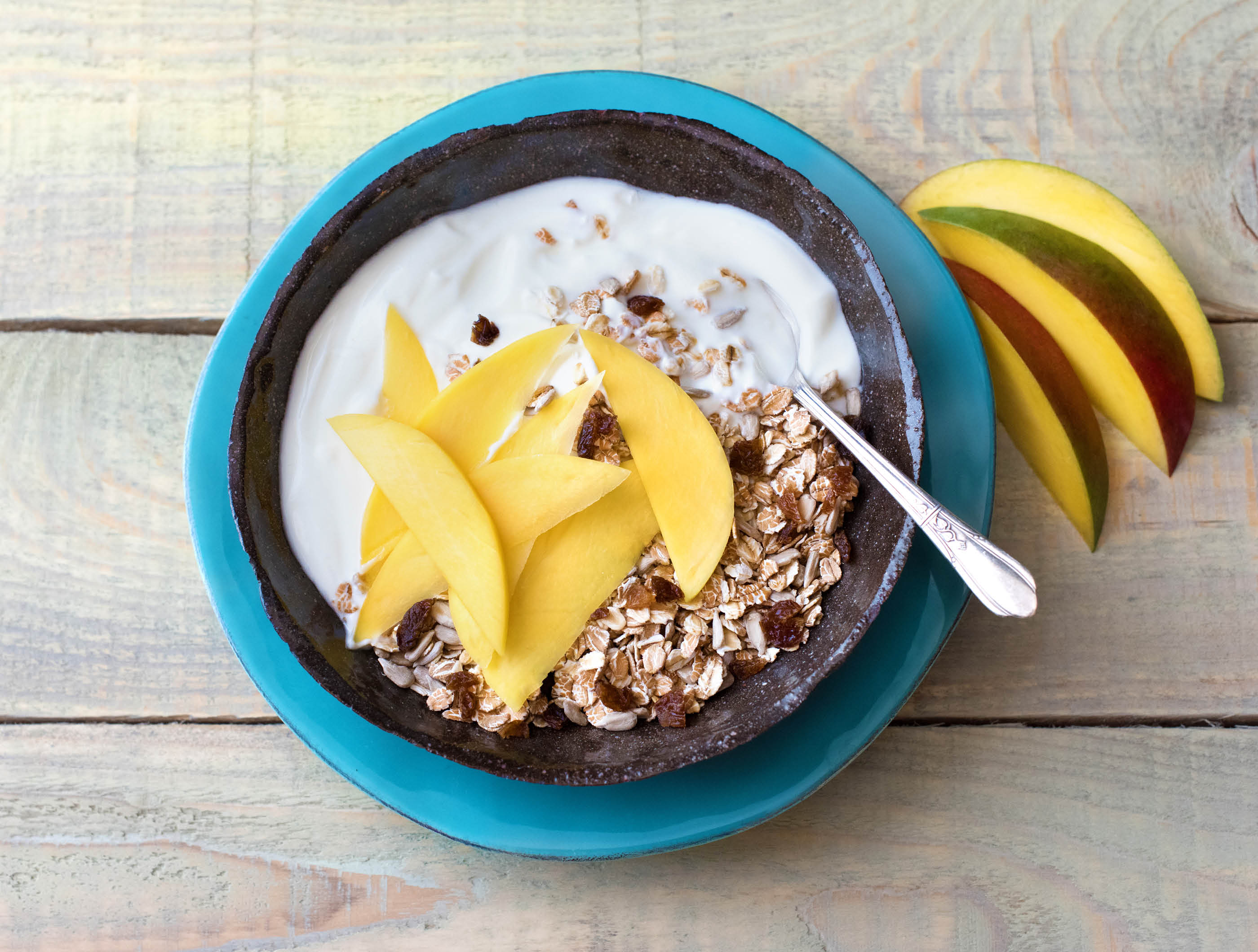 Alpro Mild & Creamy met mango en granola