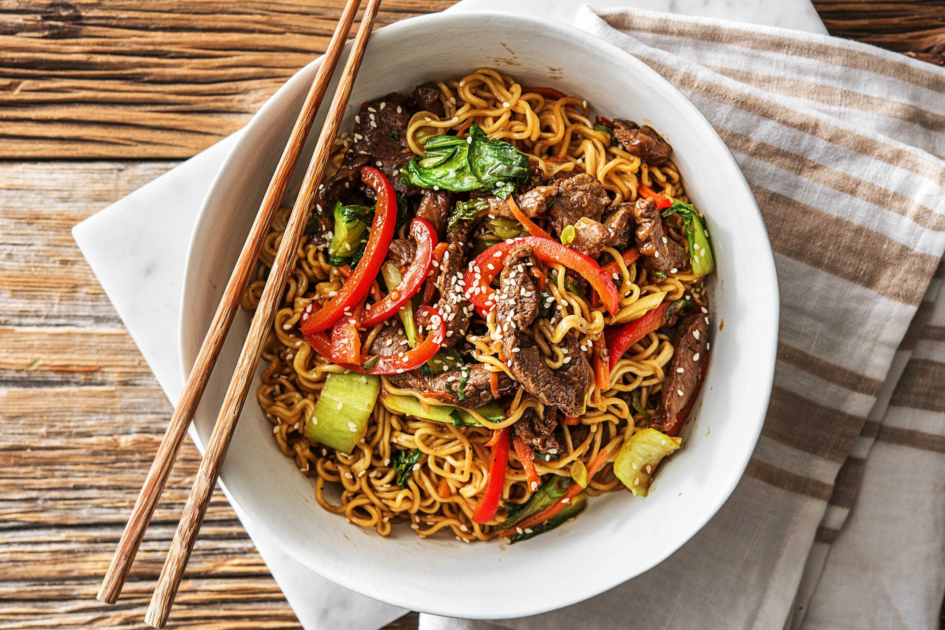 Asiatische Mie-Nudel-Bratpfanne