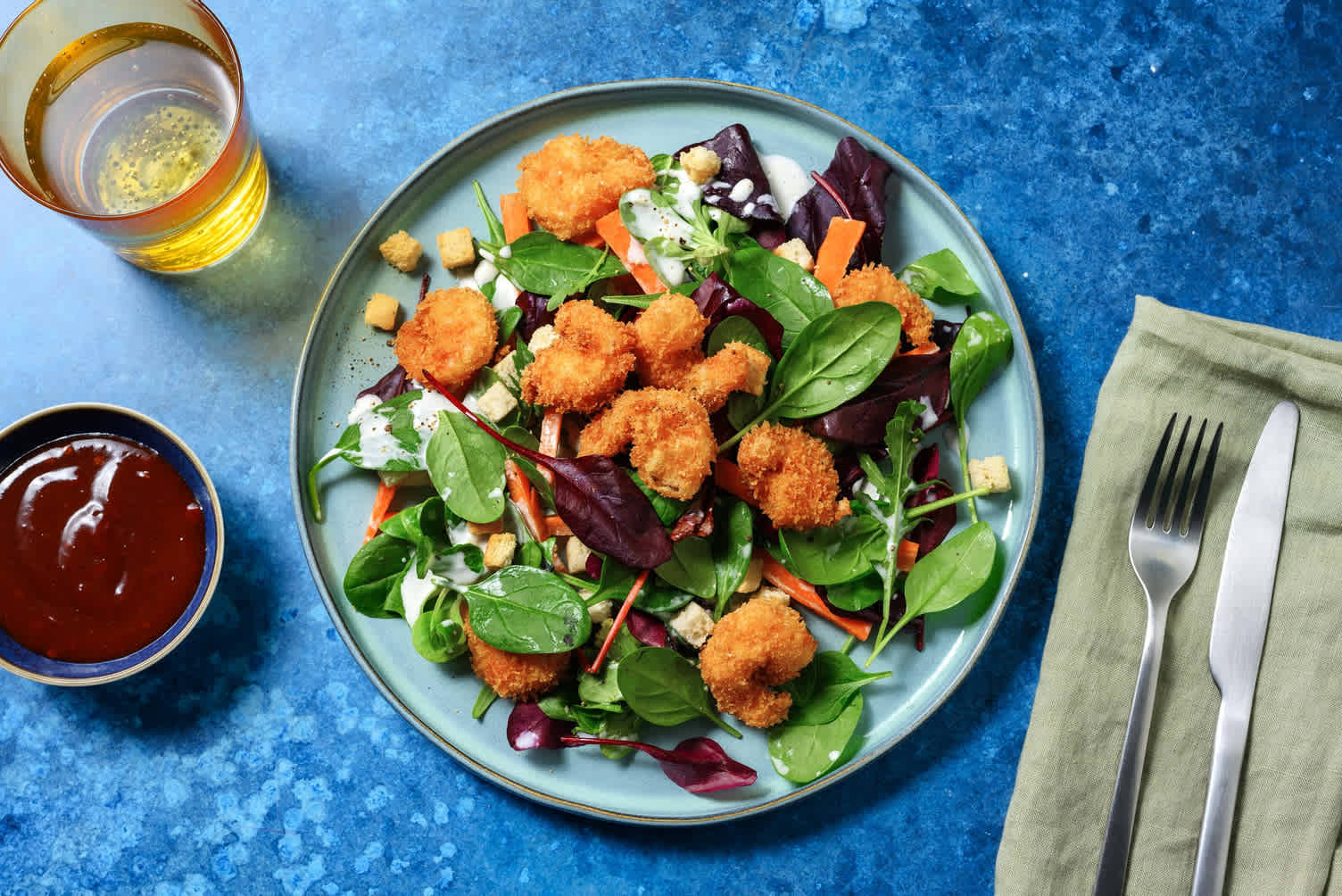 Bouchées de tilapia panées et salade hachée