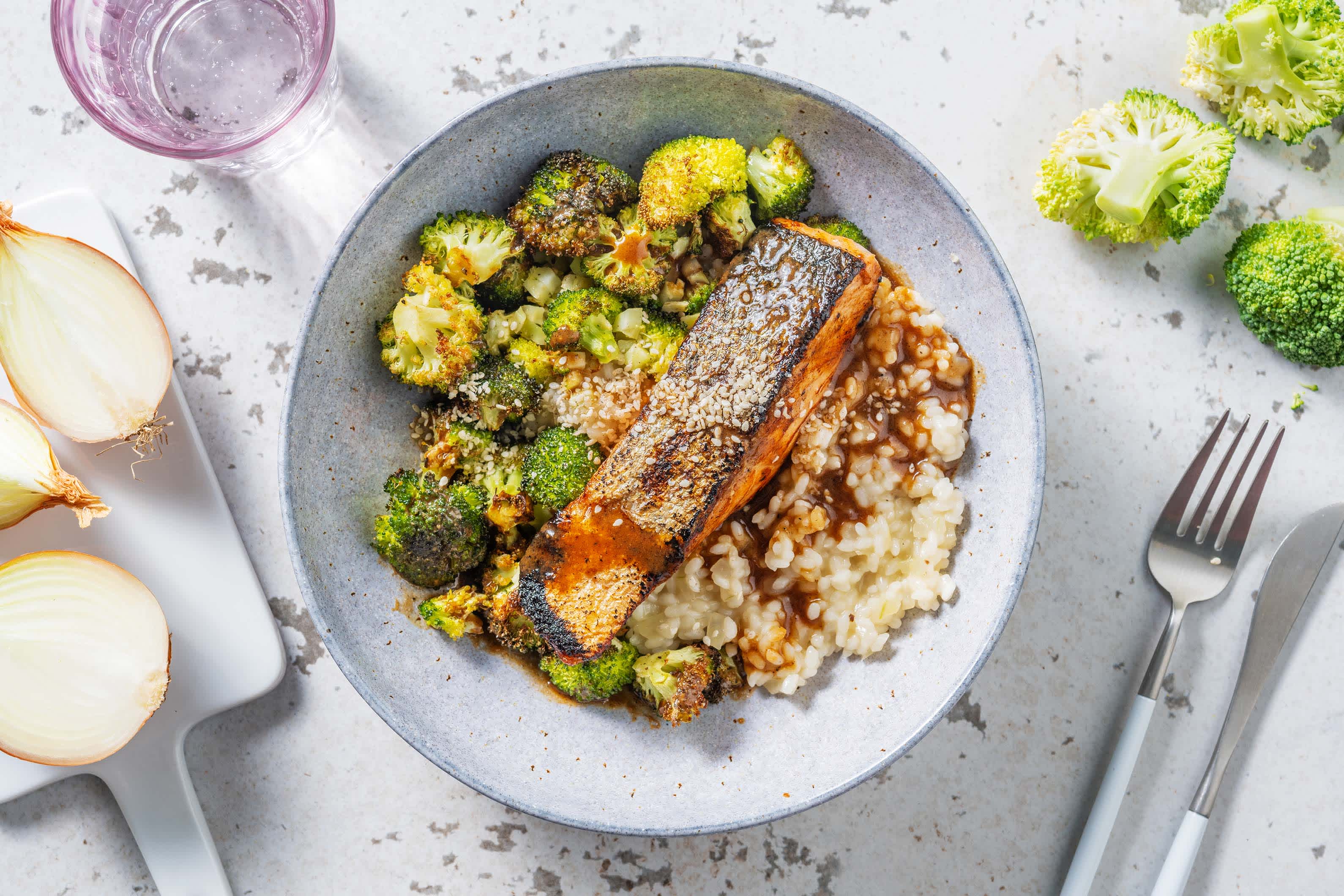 Bowl met miso glazed zalm