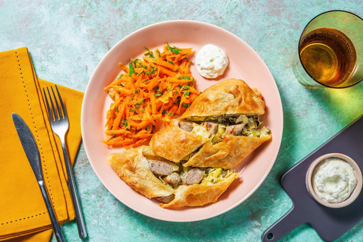 Bratwürstli-Strudel mit Lauch