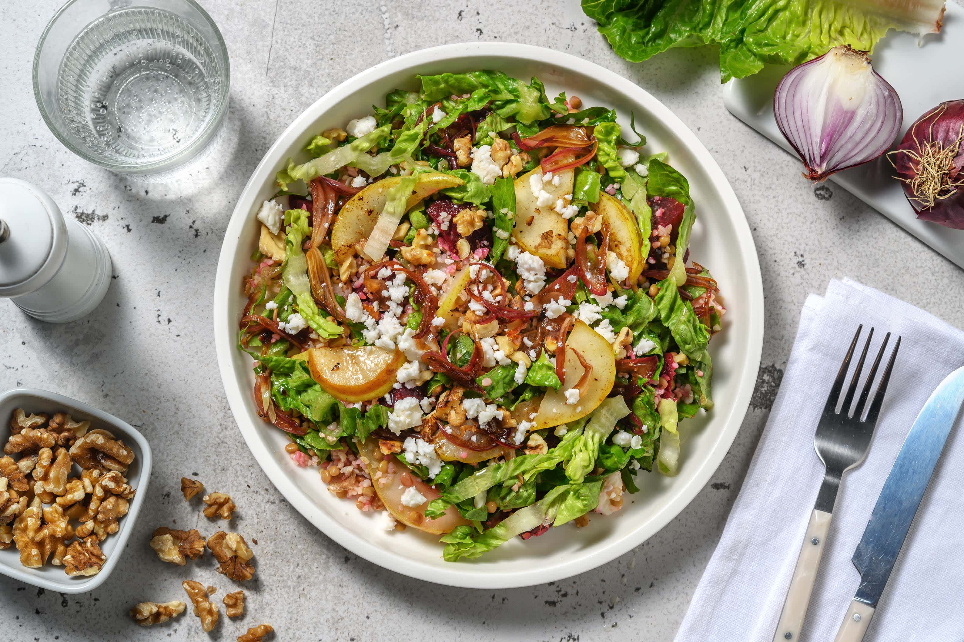 Bulgur-linzensalade met rode biet en geitenkaas