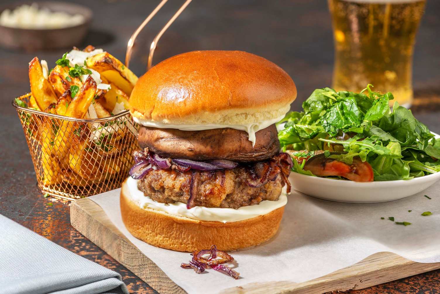 Burger gourmand avec mayonnaise à la truffe et portobello