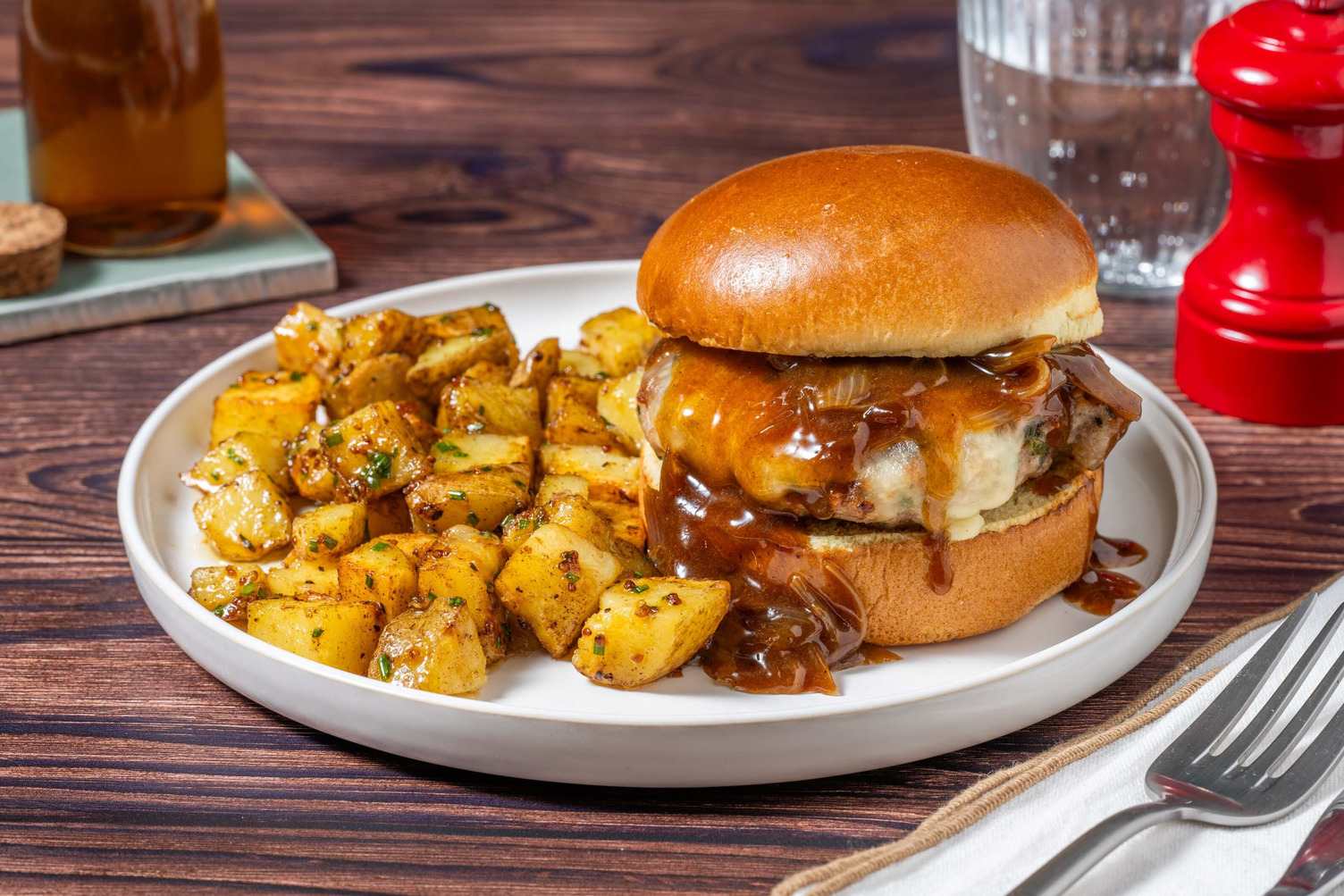 Burgers de bœuf au fromage en grains et à l'érable façon cabane à sucre