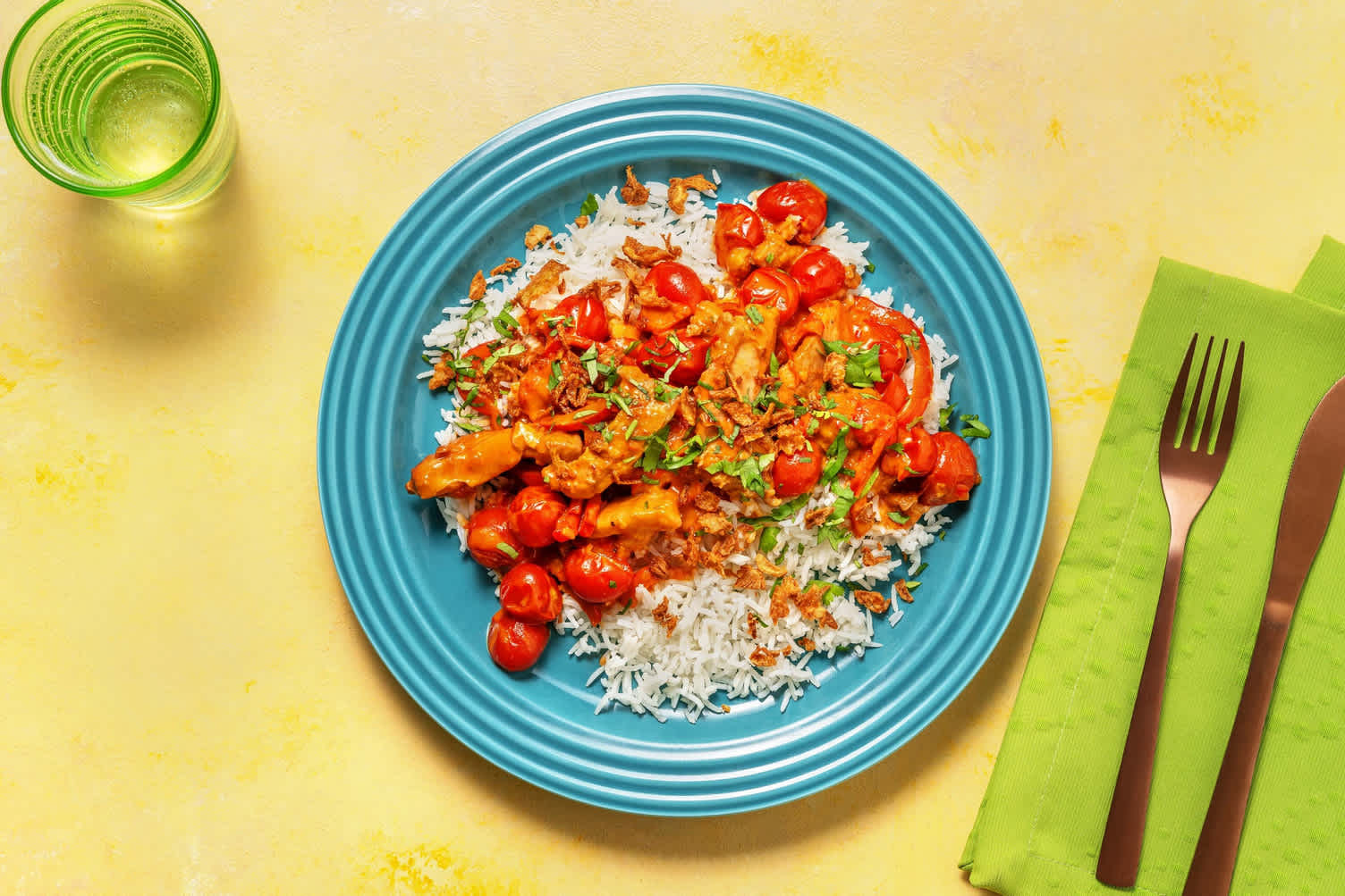 Pittige curry met kip en rijst