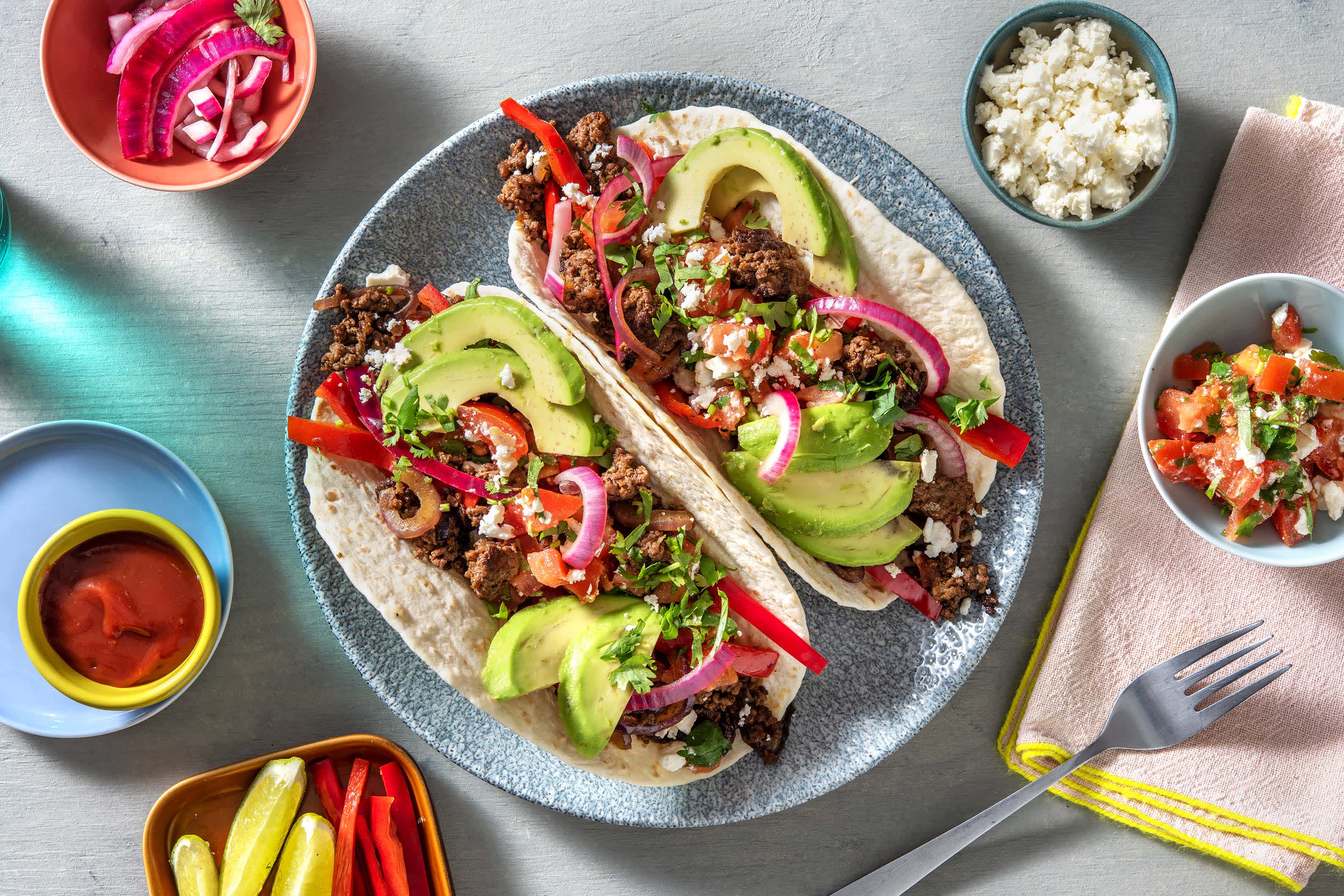 Fajitas met rundergehakt, avocado en tomatensalsa