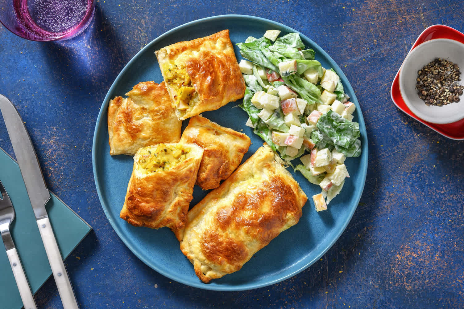 Bladerdeegpakketjes met vegetarische kipkerrie