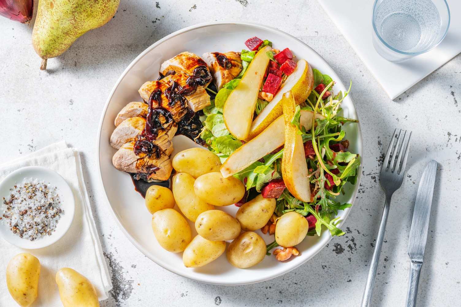 Filet mignon de porc, salade de betterave et grenailles