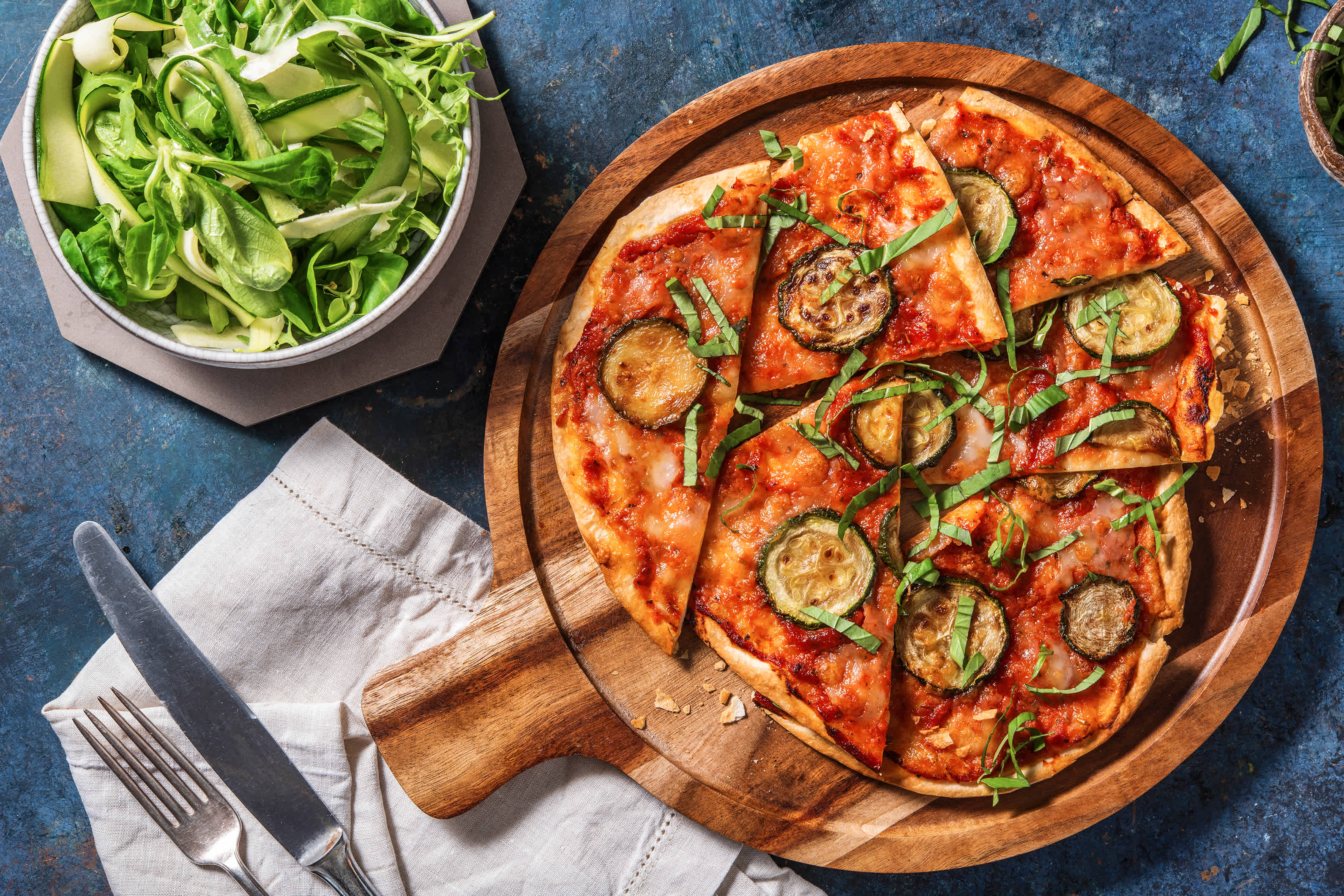 Flammkuchen met buffelmozzarella en courgette