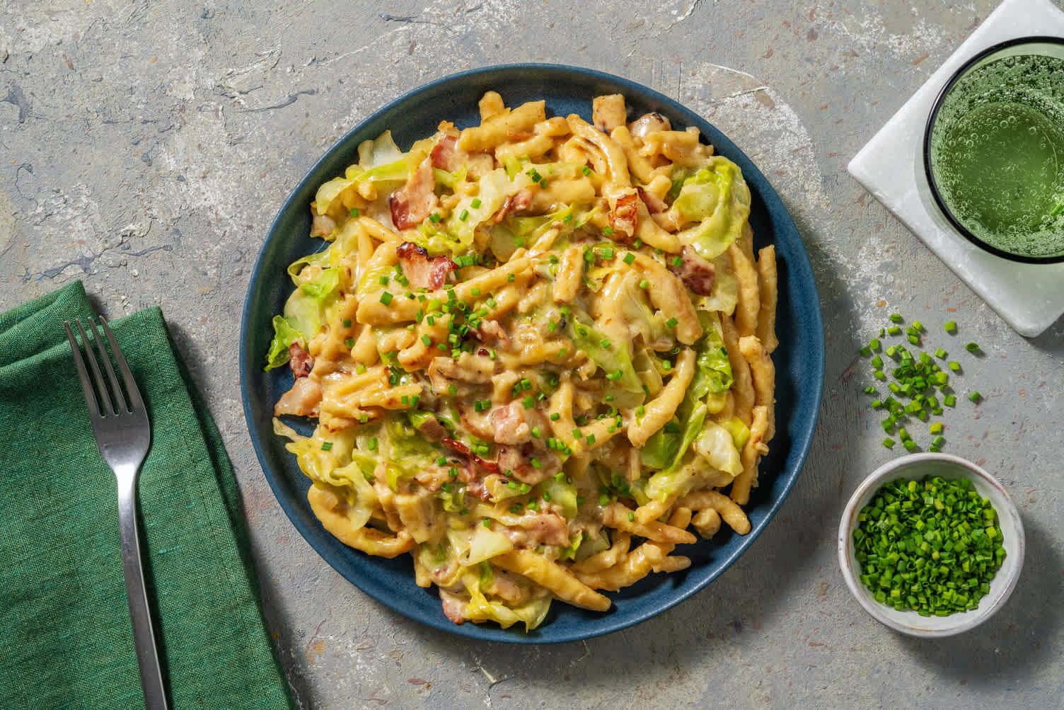 Gebratene Spätzli mit Speck und Weisskabis