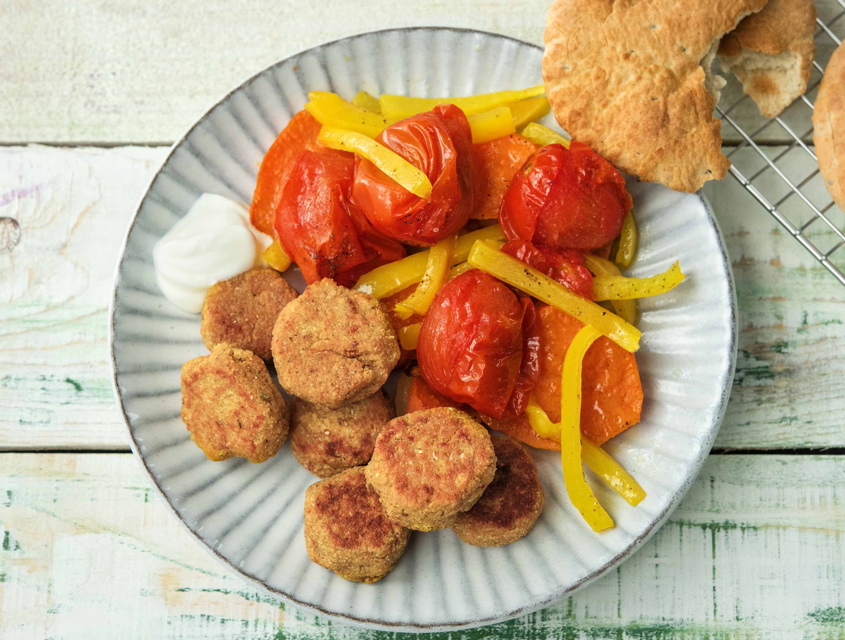 Geroosterde groenten met falafelballetjes