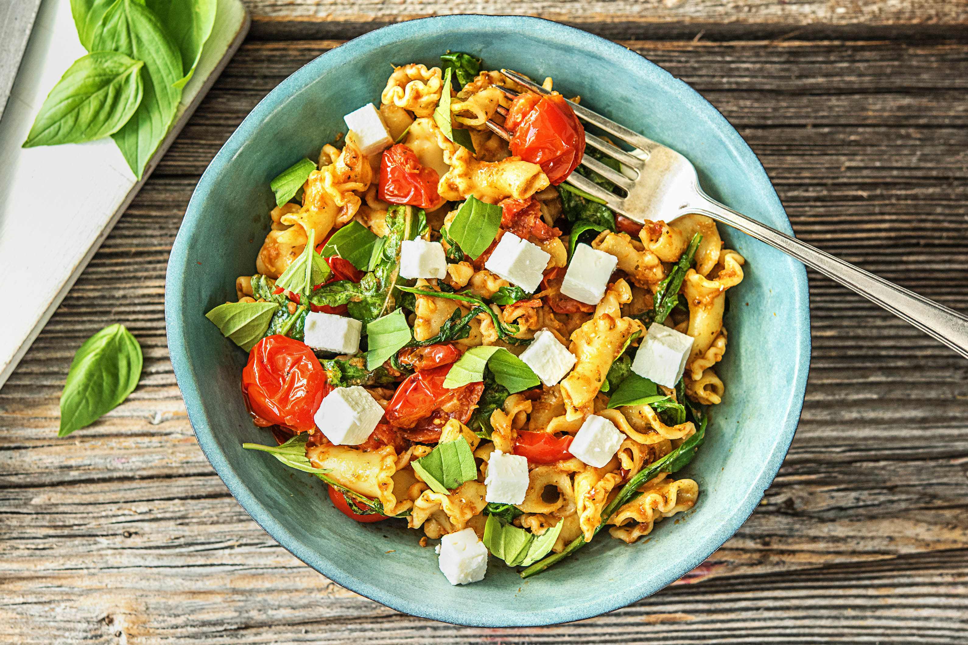 Gigli met rode pesto en feta