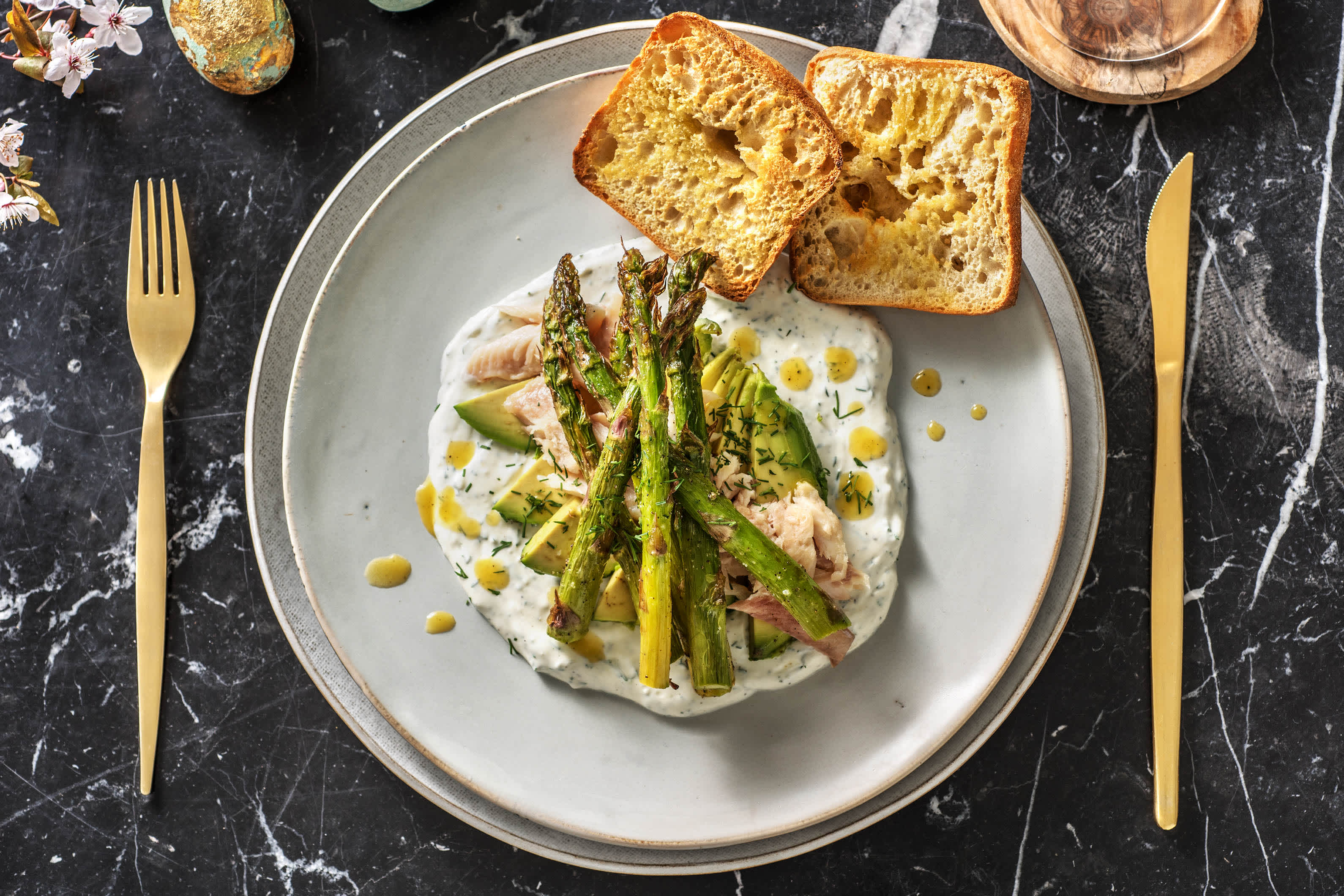 Pointes d’asperges et truite fumée