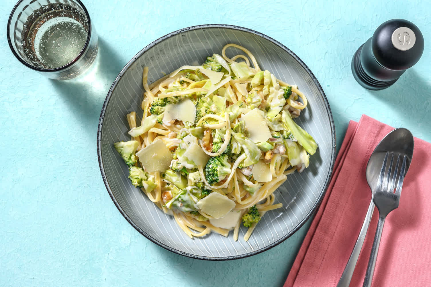 Romige spaghetti met broccoli en walnoot