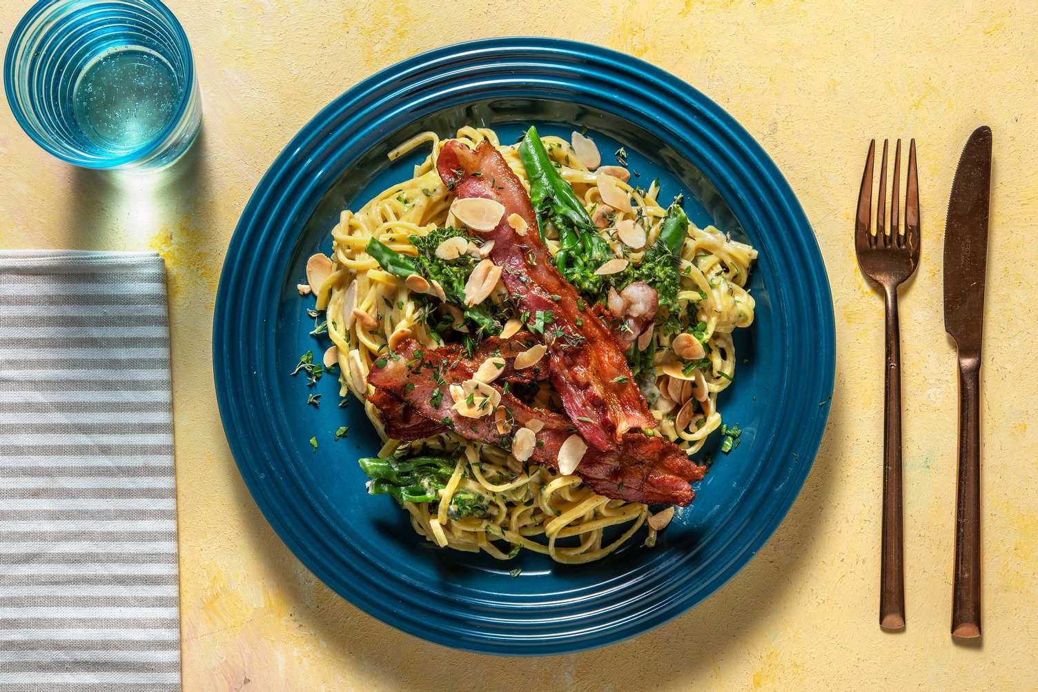 Frische Linguine in Blauschimmelkäsesoße