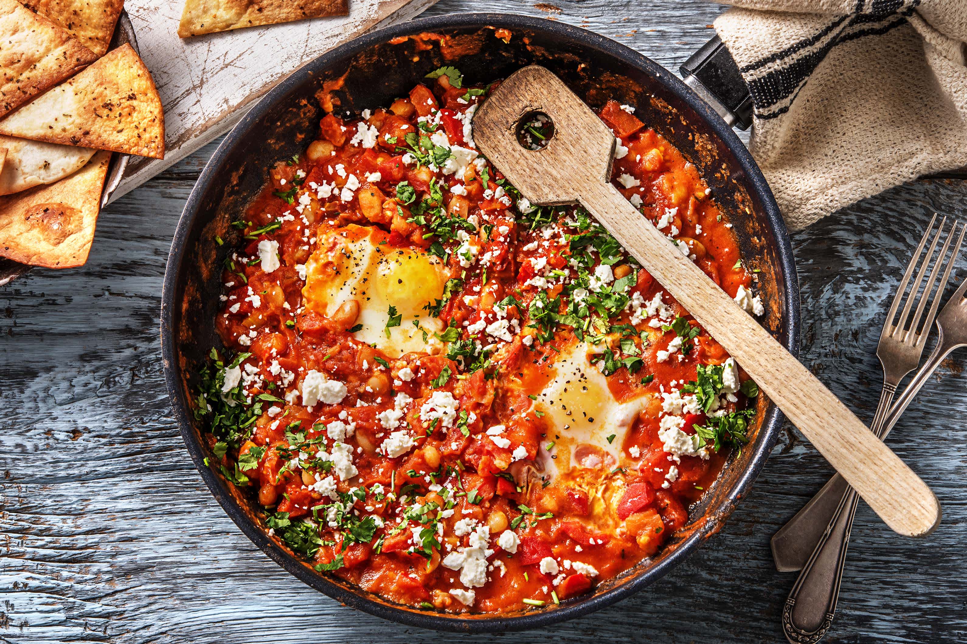 Mexicaanse shakshuka met tortillachips