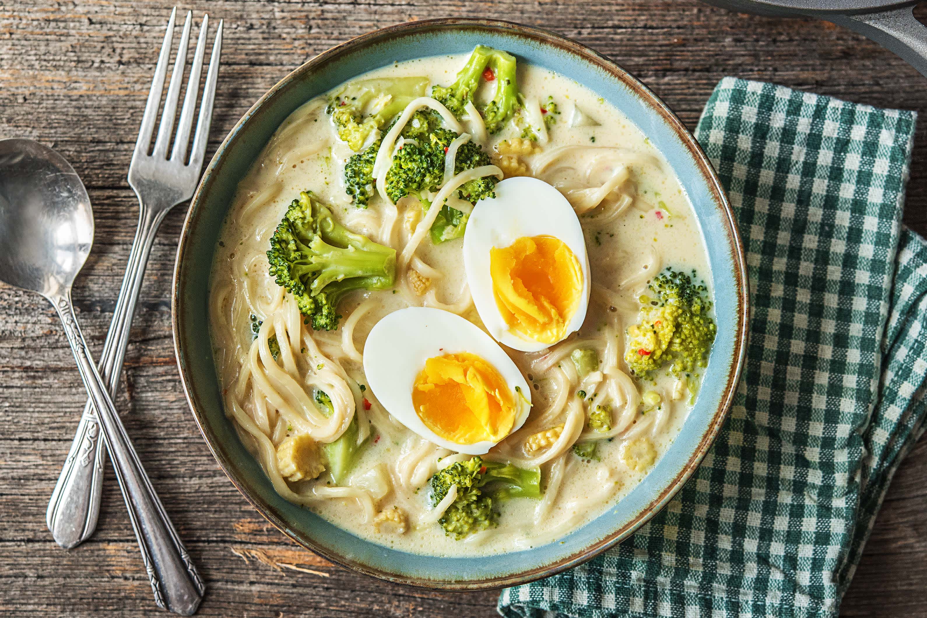 Oosterse kokosnoedels met babymais, broccoli en citroengras