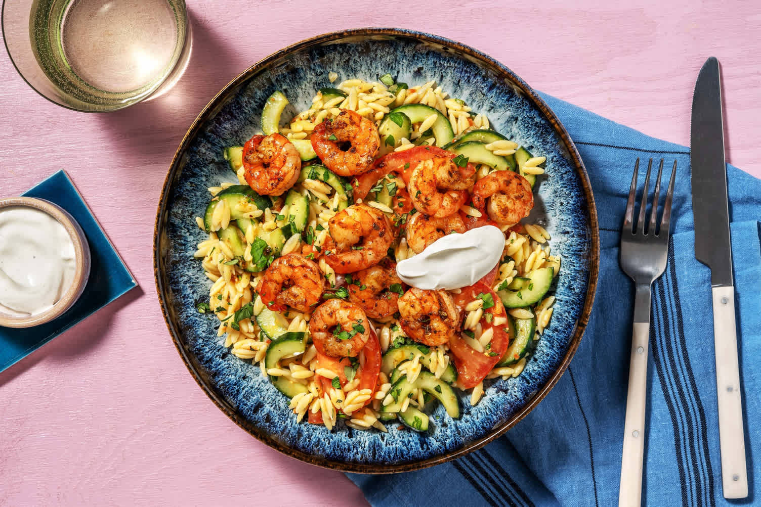 Orzo-Salat mit Garnelen Souflaki
