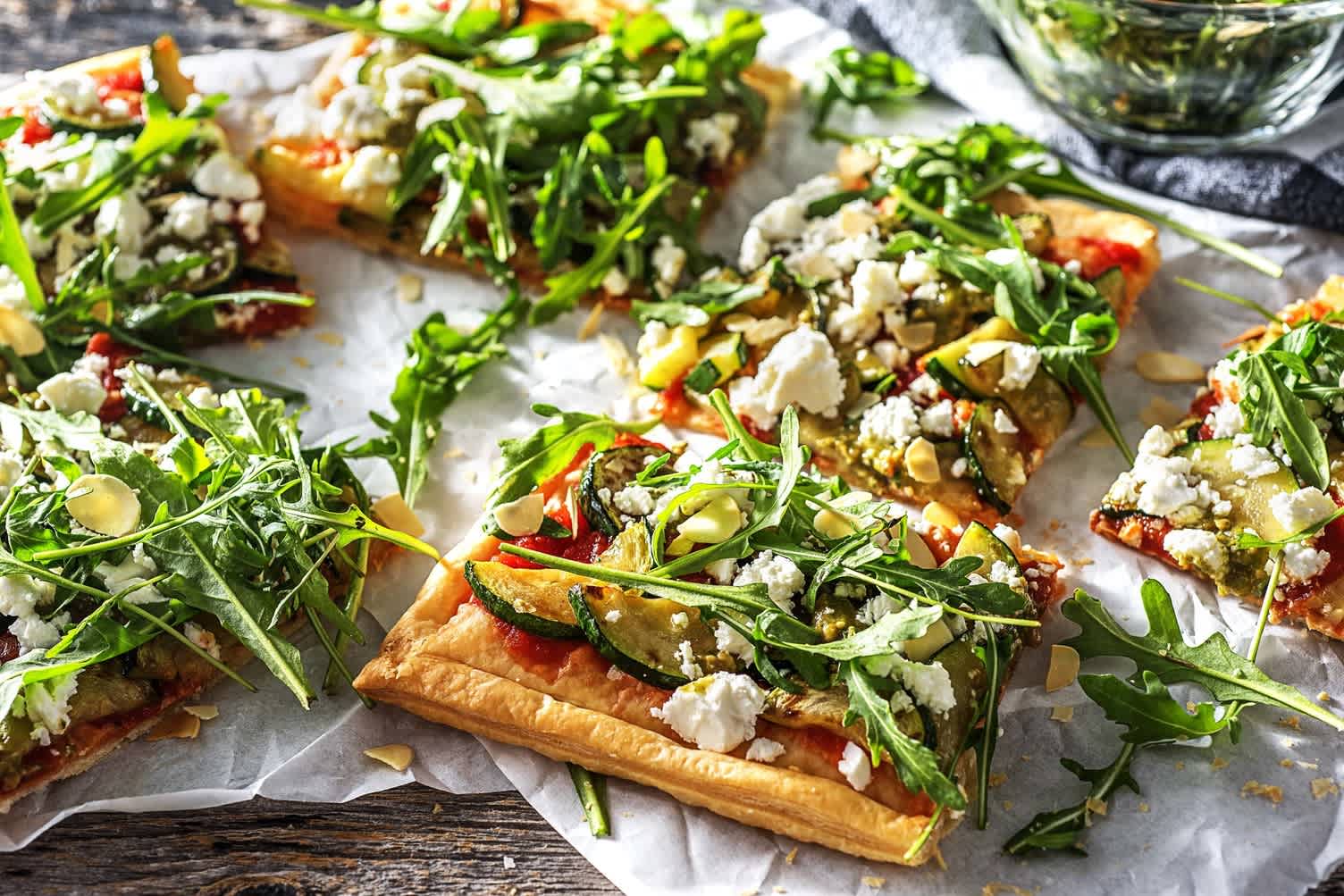 Pizza au pesto et à la roquette