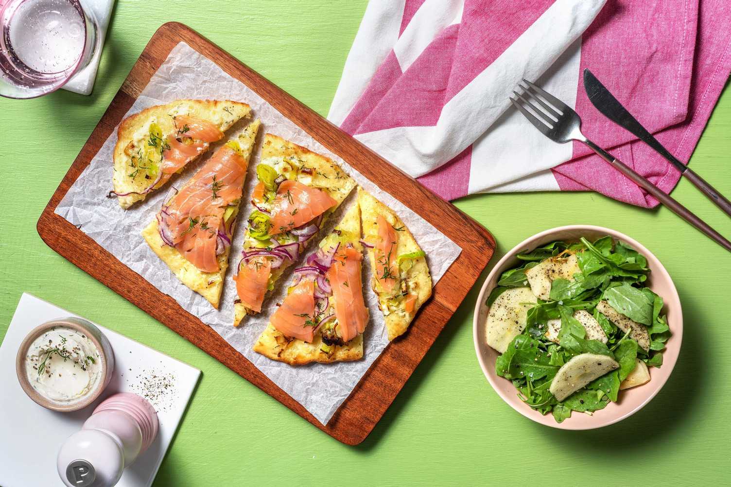 Pizza naan au saumon fumé et poireau