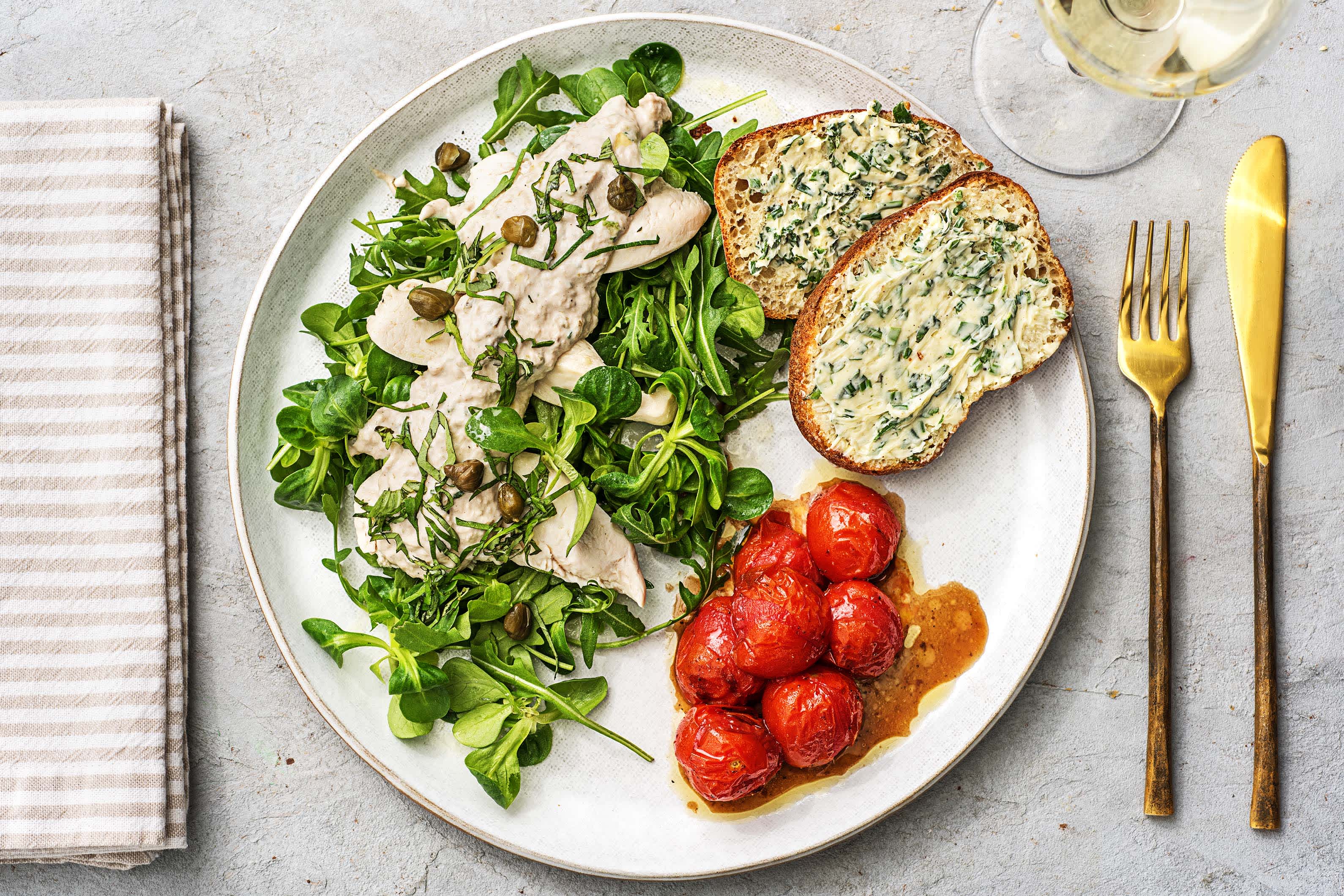Pollo tonnato met zuurdesembrood