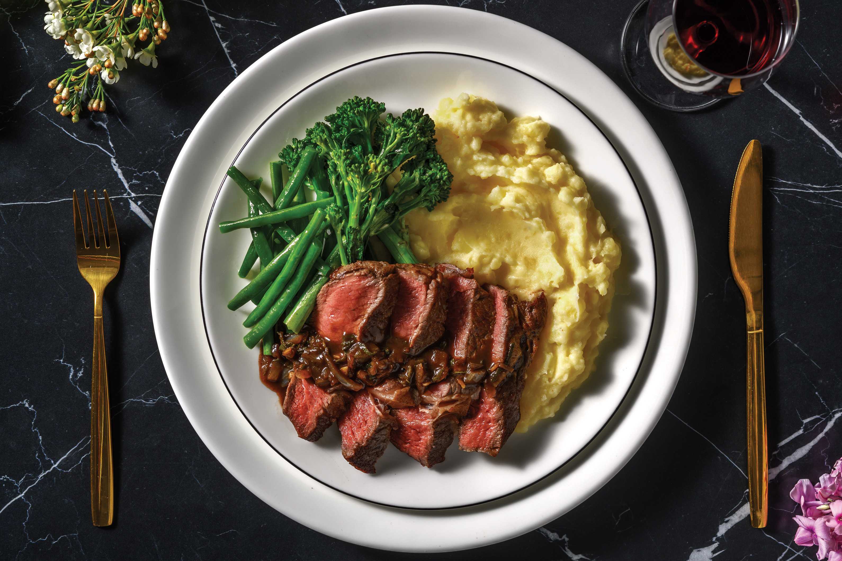 Premium Fillet Steak & Onion-Parsley Sauce for Dinner