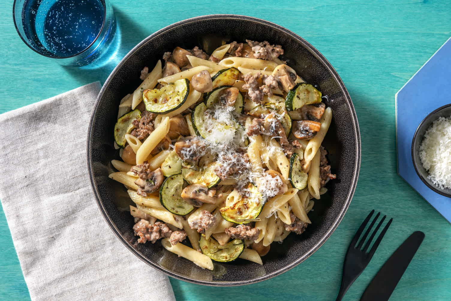 Romige ragù bianco met rundergehakt en penne