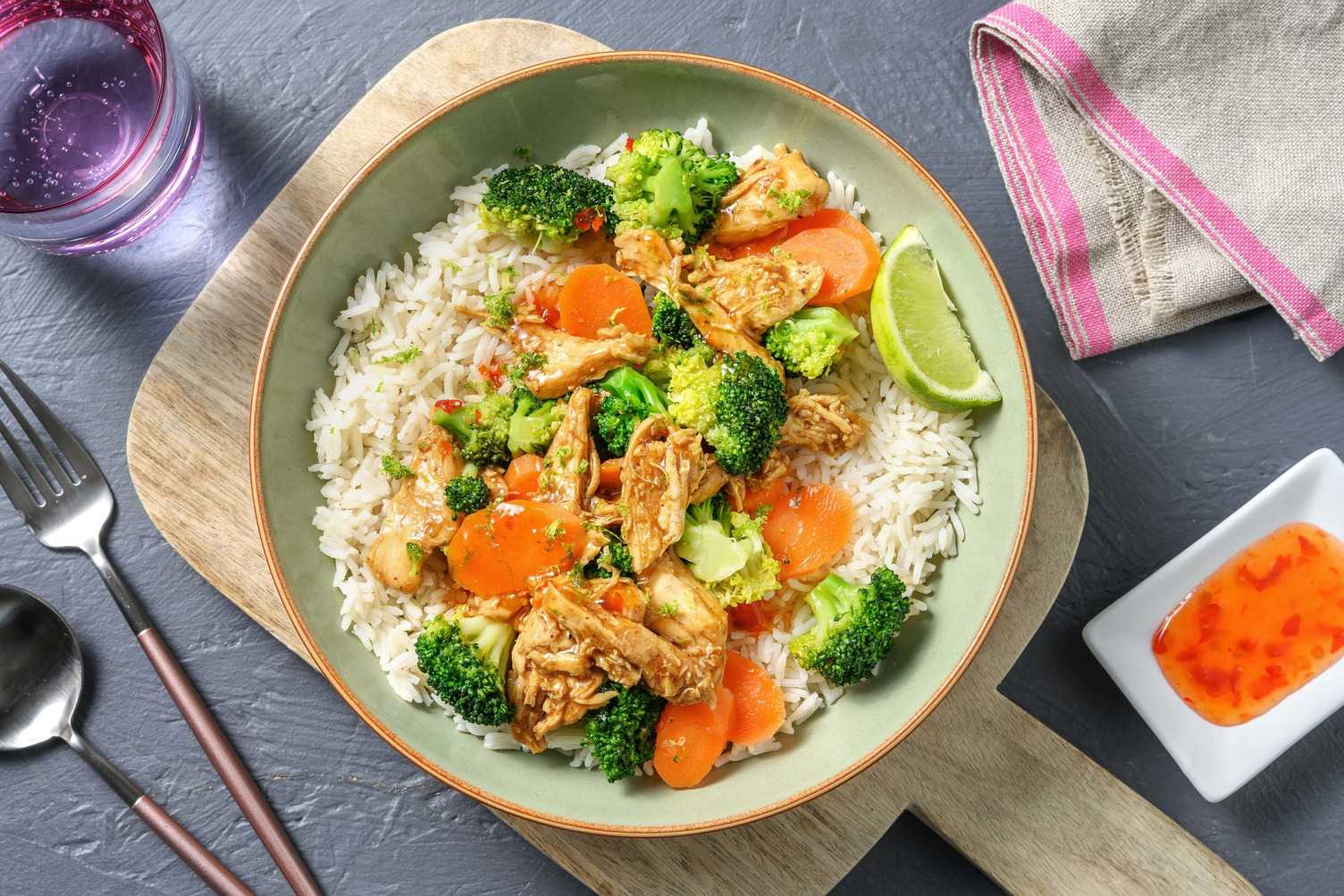 Reisbowl mit Pulled Chicken Hoisin