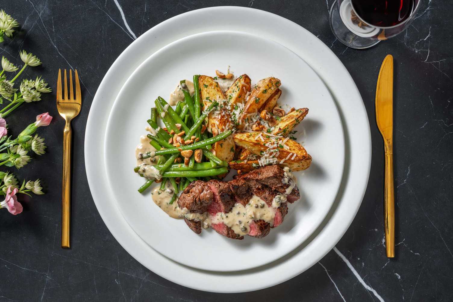 Rindshuftsteak mit grünem Pfefferrahm