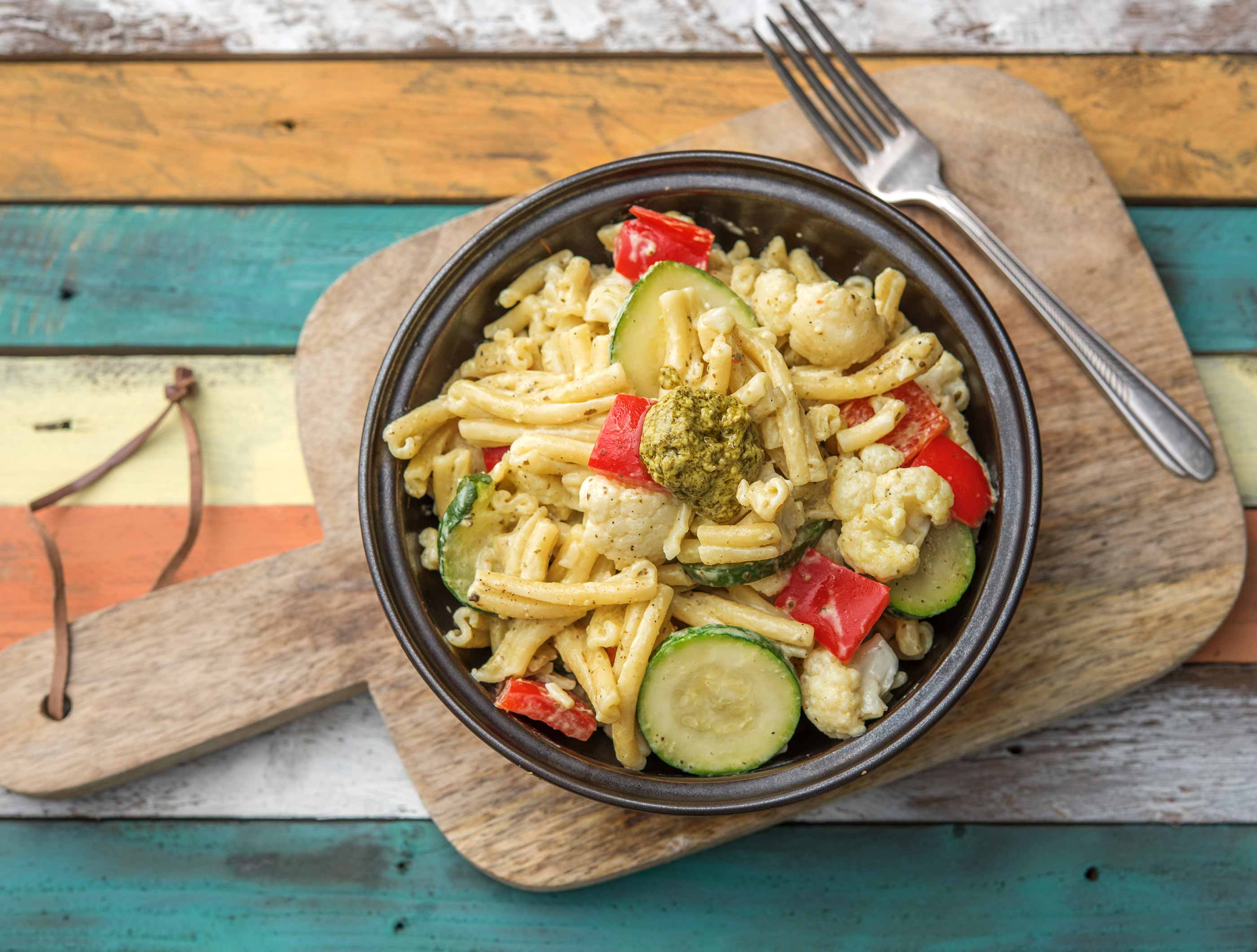 Pâtes crémeuses aux légumes et sauce aux fines herbes
