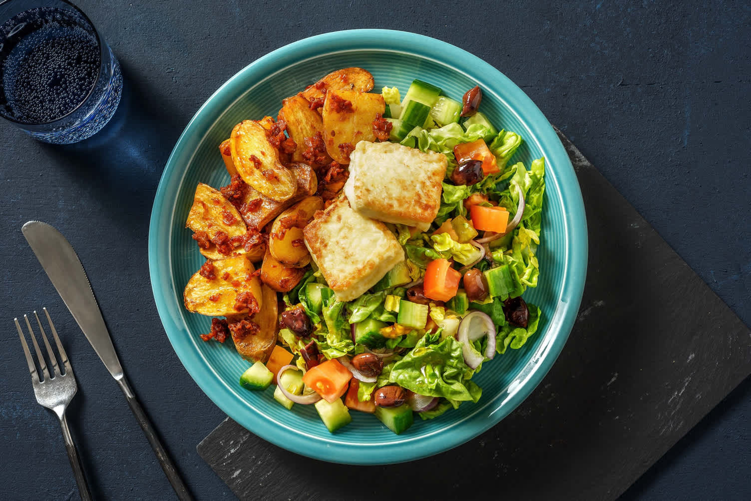 Salade grecque à la feta grillée