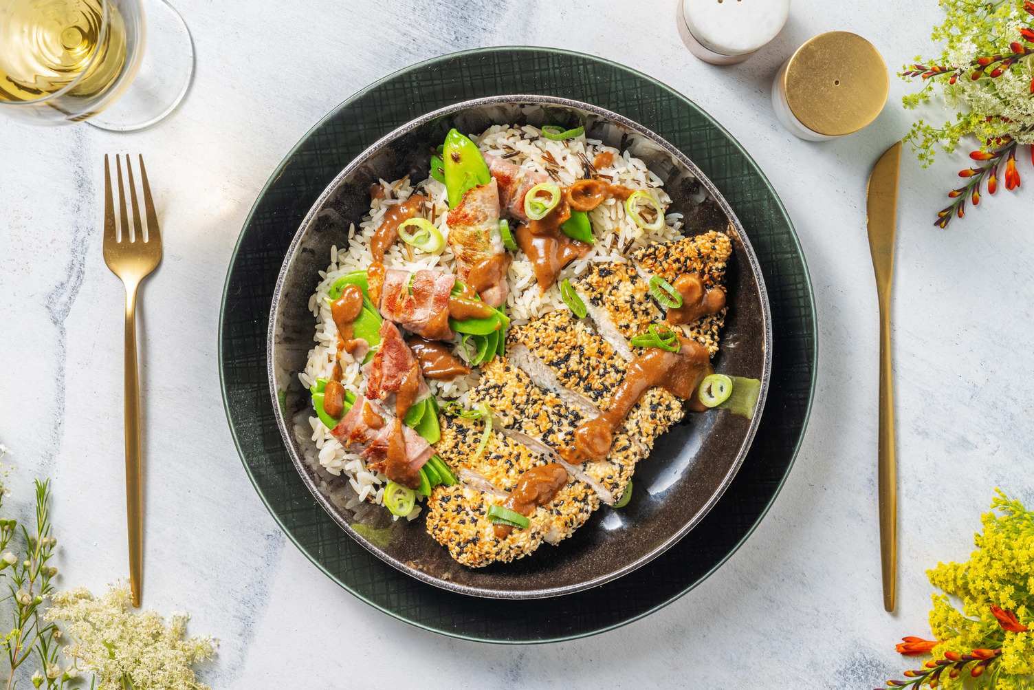 Sesam-Hähnchen mit Hoisin-Erdnuss-Soße