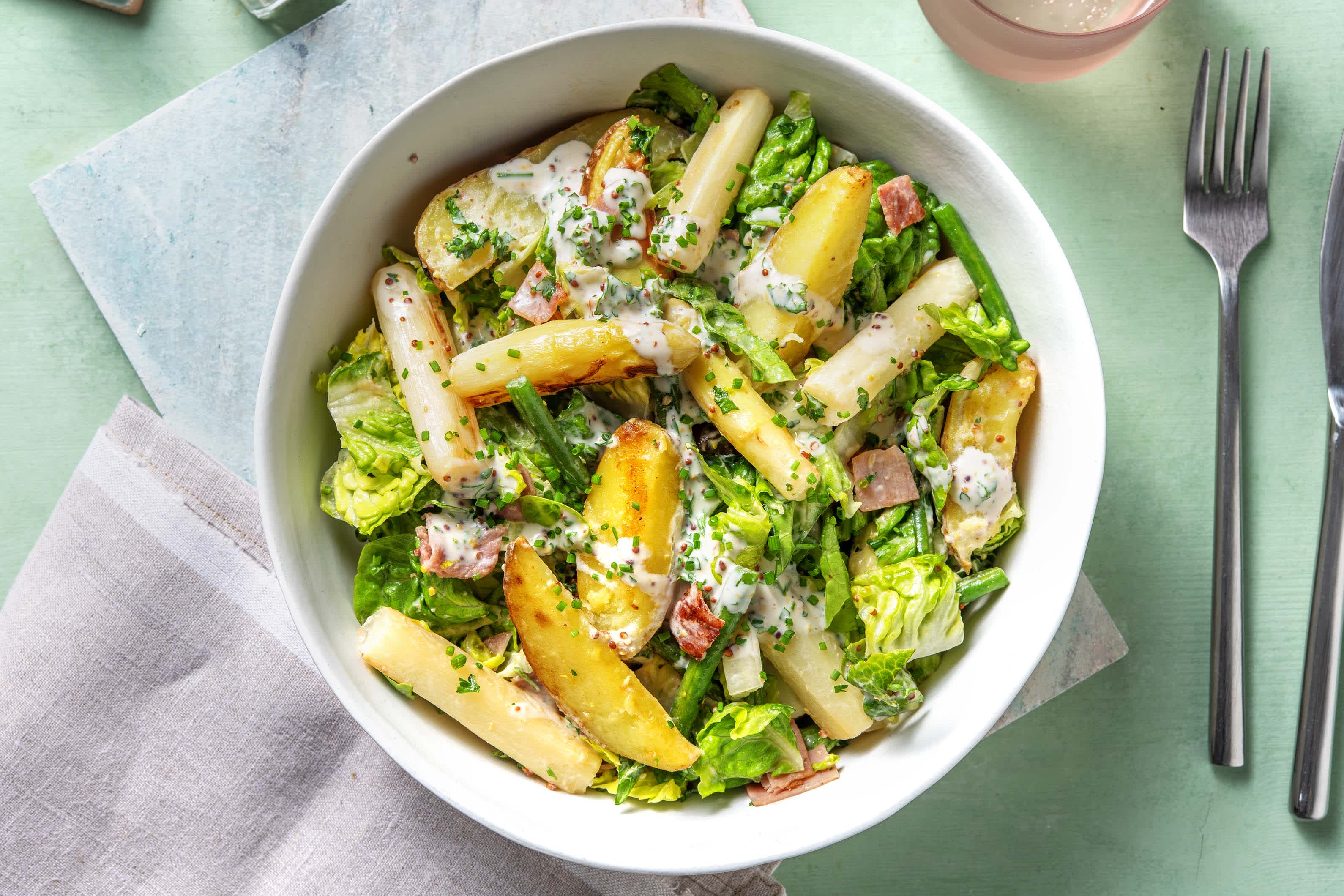 Spargelsalat mit Kochschinken & Kerbeldressing